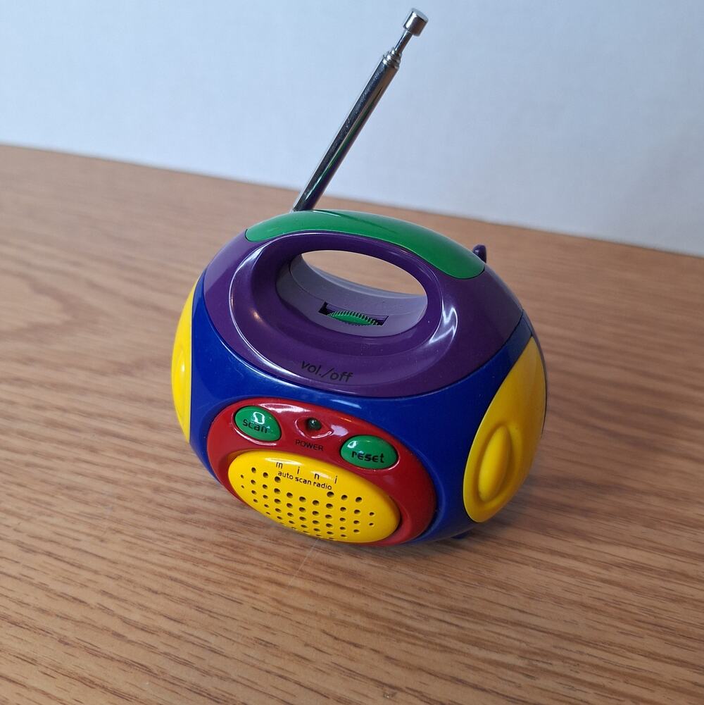 Vintage Y2K Mini Auto Scan FM Radio Colorful Color Block Portable Boombox Shape